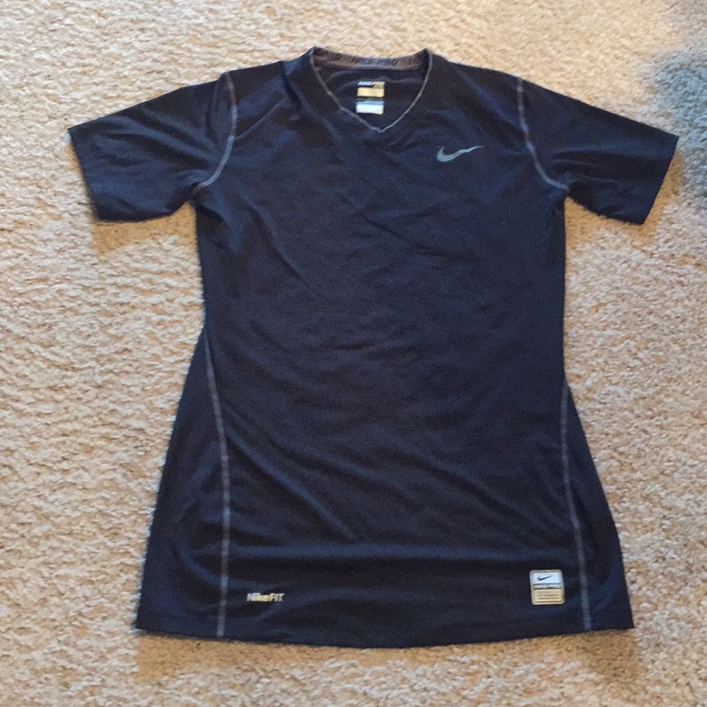 Nike pro workout top size Small